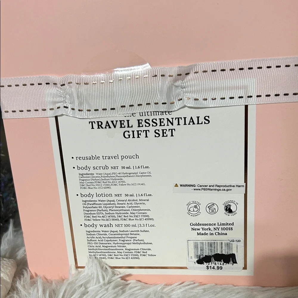 Fresh Peony & Freesia Body Wash Gift Set - Picture 2 of 7